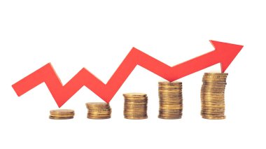 Kırmızı ok ve altın para yığınları beyaz arkaplanda izole edildi.