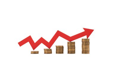 Kırmızı ok ve altın para yığınları beyaz arkaplanda izole edildi.