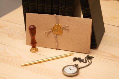 Eski pul, zarf ve vasiyet. Noter kamu araçları