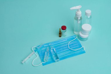 Antiseptik, maske ve aşı. İlaç..