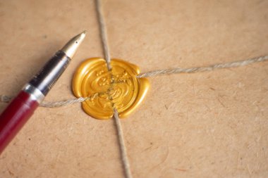 Noterin kalemi ve son vasiyeti. Noter kamu araçları