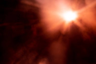 Siyahta soyut Doğal Güneş parlaması