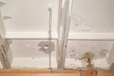 Su baskını, hasar, boya ve küf..