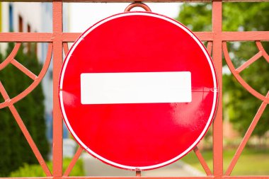 Kırmızı Dur İşareti, Trafik Düzenleme Uyarı Yuvarlağı