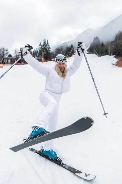 Beautiful Women Ski Have Fun — Stock fotografie