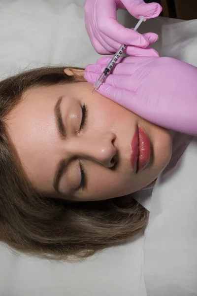 Beautiful Young Woman Getting Injection Her Face Smiling Lying Closed — Stock Photo, Image