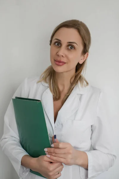 Kobieta Lekarz Portret Studenta Medycyny Klinika Pomocy Online Wsparcie Zdrowotne — Zdjęcie stockowe