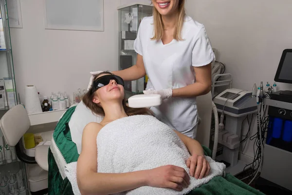Cosmetology Beautiful Woman Receiving Laser Hair Removal Procedure Beauty Salon — Stock Photo, Image