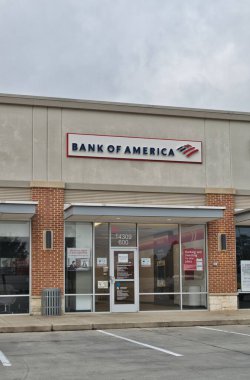 Tevazu, Teksas ABD 02-26-2023: Bank of America mağaza vitrini Humble, TX 'teki yerel bir alışveriş merkezinde. Büyük finans kurumu 1904 yılında kuruldu..