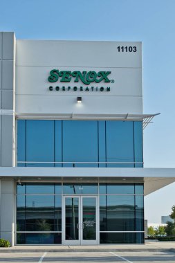 Houston, Teksas ABD 07-30-2023: Senox Corporation ofis binası Houston, TX. Kusursuz lağım ürünleri üreten bir şirket..
