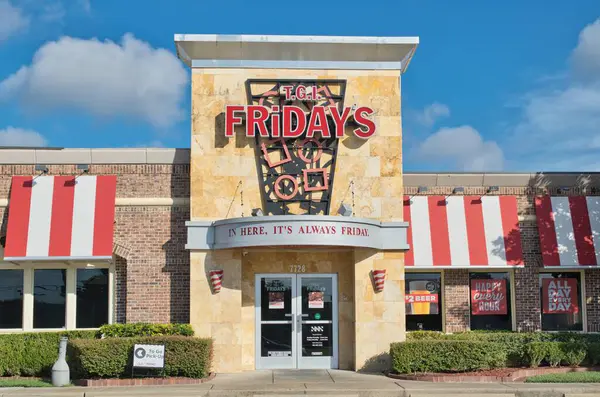 Houston Texas Estados Unidos 2023 Tgi Friday Restaurante Storefront Exterior Imágenes de stock libres de derechos