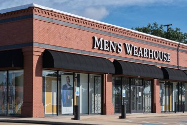 Houston, Teksas ABD 09-24-2023: Houston, TX 'in erkek giyim mağazasının dış cephesi. Terzi Markaları A.B.D. 'deki holdingleri..