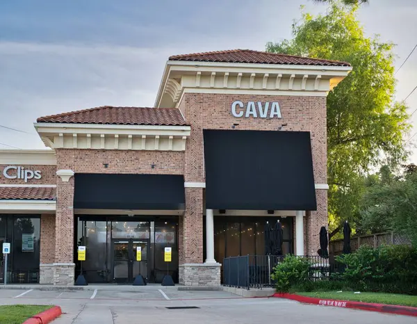 Houston, Teksas ABD 06-30-2024: Cava Akdeniz restoran dış ticaret.
