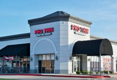 Houston, Teksas ABD 06-30-2024: Pho Thin Vietnam restoranının dış mağaza önü.