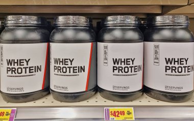 Beyaz protein tozu kapları vücut geliştirme kas gücü formülü.