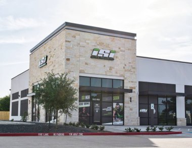 Houston, Teksas ABD 04-07-2024: ISI Elite Eğitim Merkezi spor salonu dış işleri.