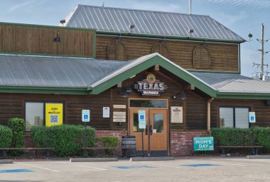 Houston, Teksas ABD 04-07-2024: Texas Roadhouse Et Lokantası Restoranı.