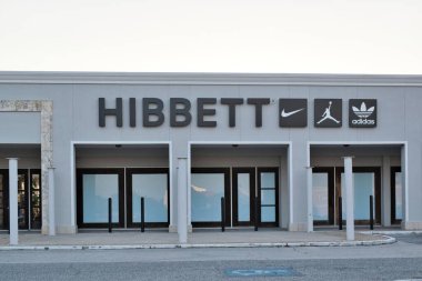 Houston, Teksas ABD 06-16-2024: Hibbett şirketinin mağaza önü.