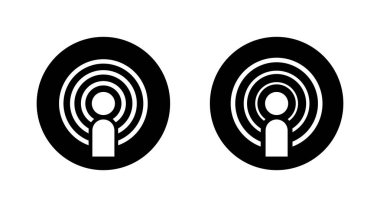 Sinyal dalgalı podcast simgesi. Siyah çemberdeki ses akış sembolü