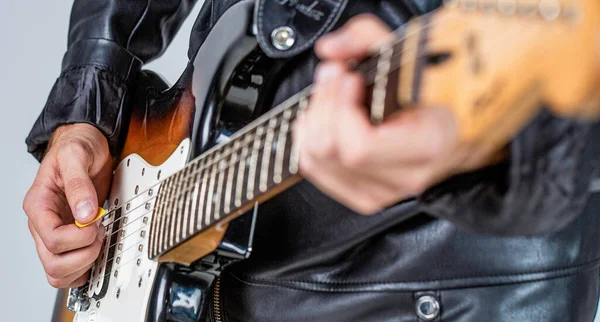 Gitar Çalarak Elinizi Kapatın Elektro Gitar Rock Müzik Grubunun Tekrarı — Stok fotoğraf