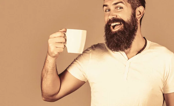 Ευτυχισμένος Άνθρωπος Πρωινή Ιδέα Ένας Γενειοφόρος Χαμογελάει Καλημέρα Φίλε Τσάι — Φωτογραφία Αρχείου