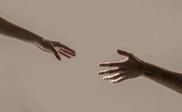 Βοηθώντας Χέρι Απλωμένο Απομονωμένο Χέρι Σωτηρία Δύο Χέρια Χέρι Βοηθείας — Φωτογραφία Αρχείου