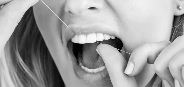 Dental Floss Taking Care Teeth Healthy Teeth Concept Teeth Flossing — Stock Photo, Image