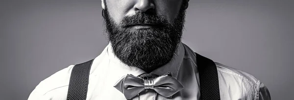 Close Gentleman His Bowtie Beard Man Bow Tie Suspenders Male — Stock Photo, Image