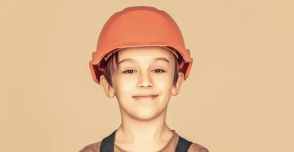 Capacete Infantil Chapéu Duro Pequeno Construtor Capacete Criança Vestida Construtora — Fotografia de Stock