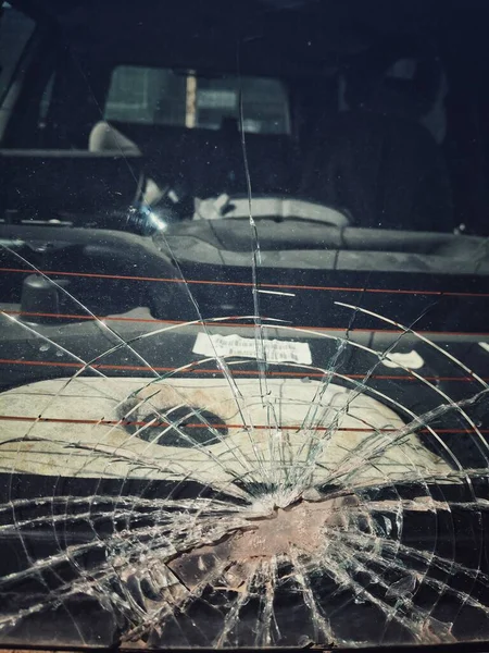 Broken Car Windshield Damage Glass Due Road Accident — Stock fotografie