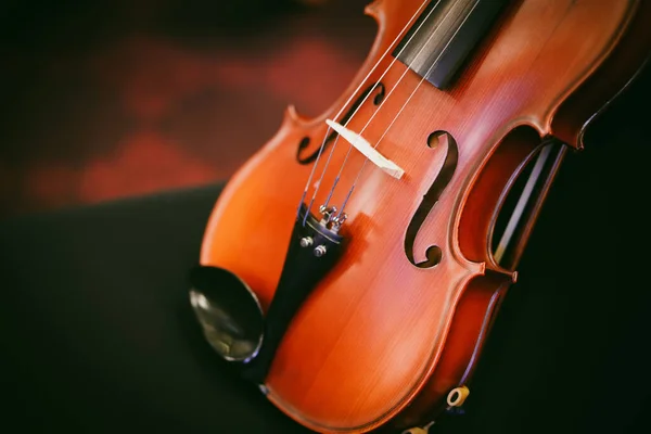 Dettaglio Veduta Violino Una Sedia Nera — Foto Stock