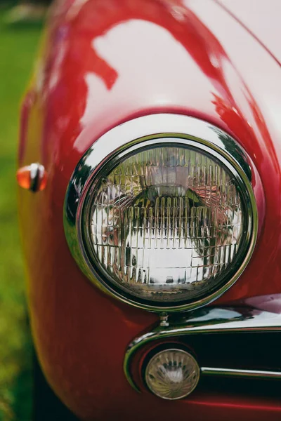 Färg Närbild Röd Vintage Bil Strålkastare Och Blinkers — Stockfoto