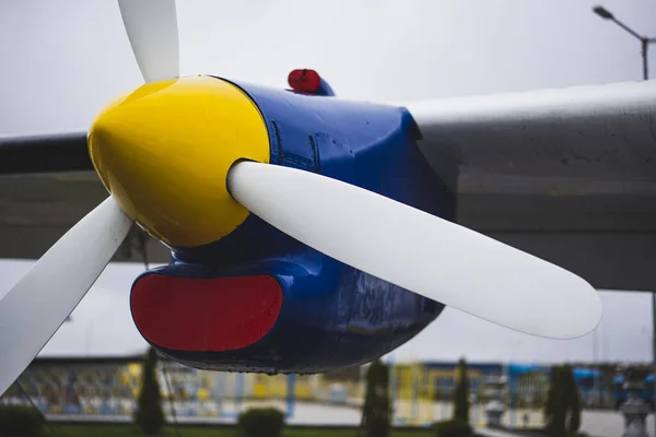 Nahaufnahme Eines Bunten Oldtimer Flugzeugpropellers — Stockfoto