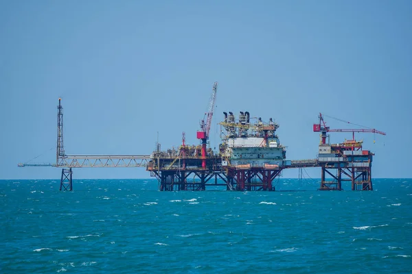 Πλατφόρμα Γεώτρησης Πετρελαίου Αερίου Στη Θάλασσα — Φωτογραφία Αρχείου