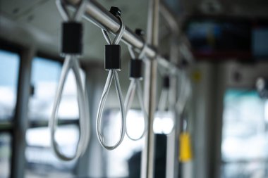 Toplu taşıma araçlarındaki el kameralarını kapat.