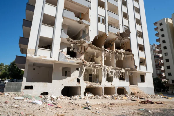 Ein Gebäude Oder Eine Wohnung Bei Einem Erdbeben Beschädigt Stockfoto