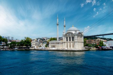 Ortakoy Camii - İstanbul, Türkiye 'nin ünlü ve popüler simgesi. Yüksek kalite fotoğraf
