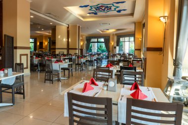 Boş bir otel restoranının içinde. Yüksek kalite fotoğraf