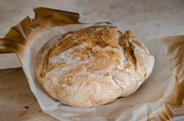 Tahtada ev yapımı el yapımı ekmek. ekmek