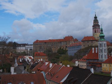 Ek Krumlov, Gotik bir şatonun etrafında büyümüş bir Çek Cumhuriyeti kentidir.