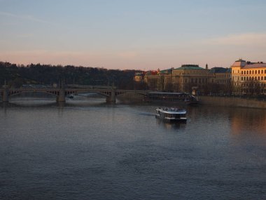 Prag, Paris 'in güzellik açısından eşdeğeridir..