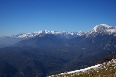 Valinis Dağı, Friuli, İtalya 'dan vadiye panoramik manzara
