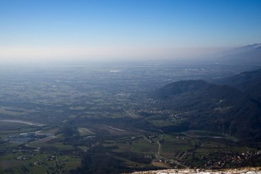 Valinis Dağı, Friuli, İtalya 'dan vadiye panoramik manzara