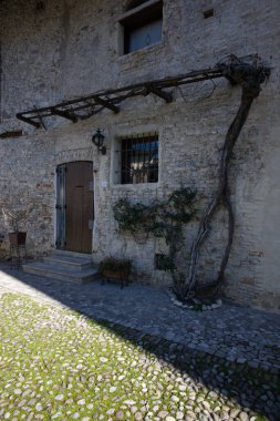 Strassoldo kırsalındaki panoramik manzara