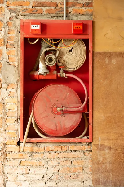 Fire Hose Wall Vertical Composition — Stock Photo, Image