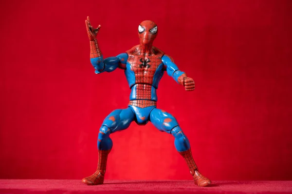 Zhongshan Guangdong China August 2022 Spiderman Auf Rotem Hintergrund — Stockfoto