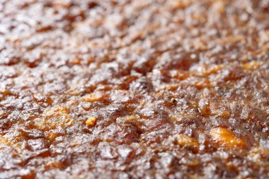 Açı manzaralı büyük parça domuz pastırması.