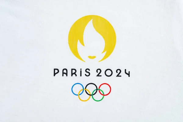 Zongshan中国 2023年6月18日 パリオリンピック2024ロゴがTシャツに水平組成 — ストック写真