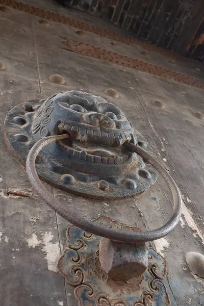 Giant Size Door Knocker Typical Chinese Palace Gate Vertical Composition — Stock Photo, Image