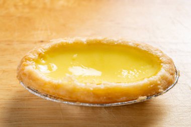 Açı görünümü eliptik şekilli yumurta turtası.